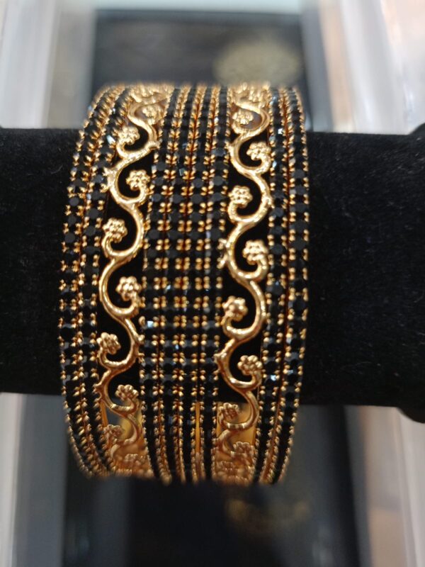 Black beads Bangle set